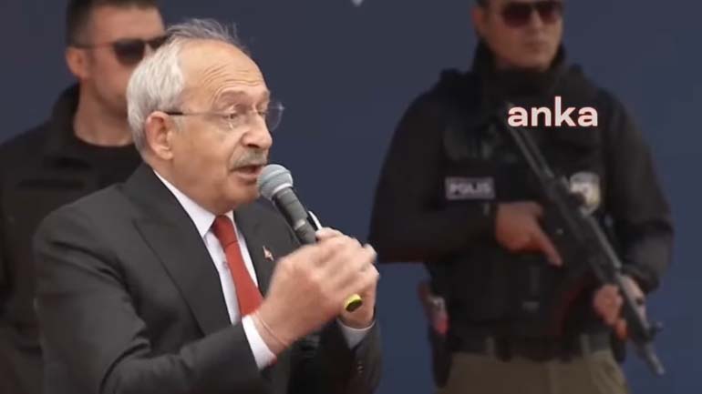 Τουρκία: Με αλεξίσφαιρο γιλέκο εμφανίστηκε σε προεκλογική συγκέντρωση ο Κιλιτσντάρογλου