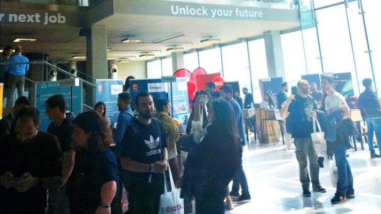 Περιζήτητοι οι επιστήμονες πληροφορικής – «Σταθερά ανοιχτές» 800 θέσεις εργασίας