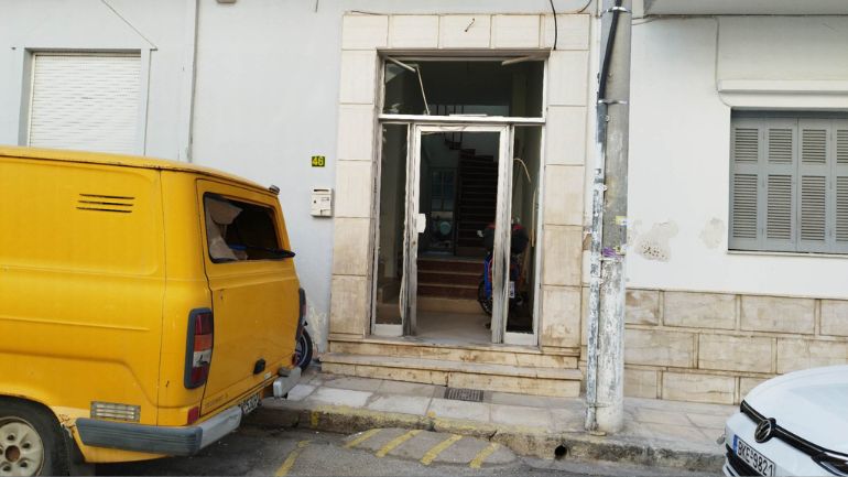 Περιστέρι: Έκρηξη σε πολυκατοικία με αυτοσχέδιο μηχανισμό