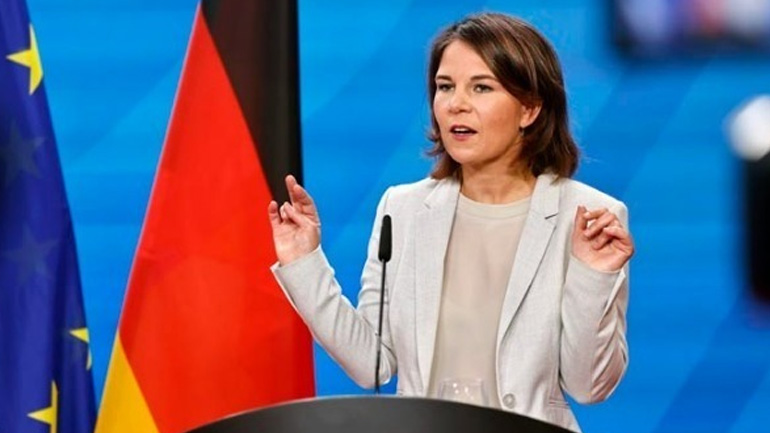 Μπέρμποκ: «Πολύ σοβαρή» η κατηγορία των ΗΠΑ πως η Νότια Αφρική προμήθευσε με όπλα τη Ρωσία Μπέρμποκ: «Πολύ σοβαρή» η κατηγορία των ΗΠΑ πως η Νότια Αφρική προμήθευσε με όπλα τη Ρωσία