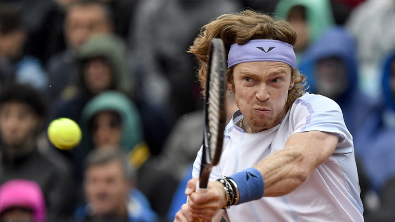 Με «επαγγελματική» νίκη στον 3ο γύρο του Μάστερς της Ρώμης ο Ρούμπλεφ