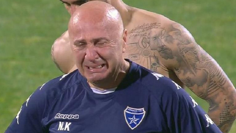 Ξέσπασε σε λυγμούς ο φροντιστής του Ιωνικού μετά τον υποβιβασμό των Νικαιωτών – Λύγισε και ο Τσιγκρίνσκι!