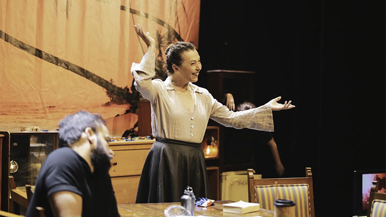 «Η Εκάβη σε ένα ελληνικό νησί» στο Θέατρο Αργώ