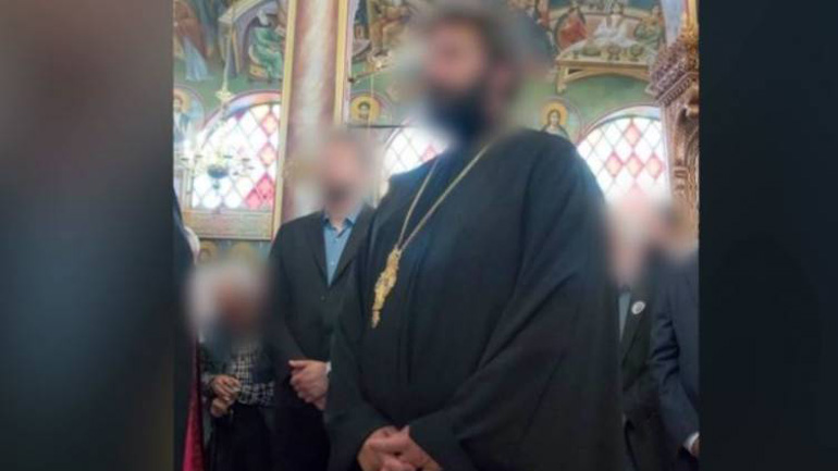 Πάτρα: Έγινε… παπάς για να γλιτώσει από τα χρέη – Πώς τον εντόπισαν τα θύματά του