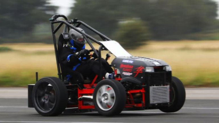 Αυτή η μηχανή του γκαζόν επιταχύνει γρηγορότερα από Audi R8 και «πιάνει» τα 230χλμ./ώρα