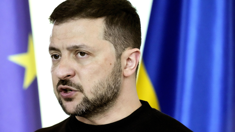 Στη Βρετανία ο Ζελένσκι για να συναντηθεί με τον πρωθυπουργό Σούνακ