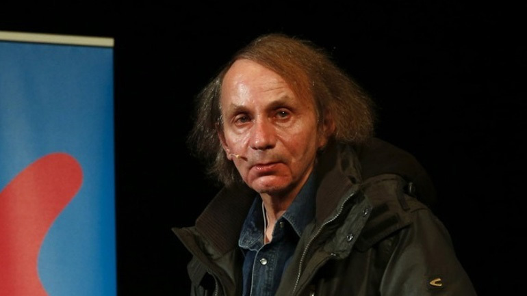 Ολλανδία: Δικαστήριο επιτρέπει στον Μισέλ Ουελμπέκ να δει την ερωτική ταινία στην οποία παίζει πριν την προβολή της