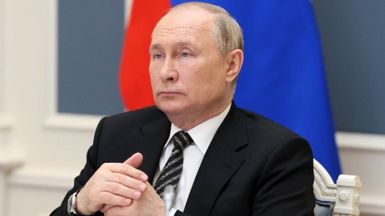 Ο Πούτιν αντικατέστησε τον πρέσβη στο Βατικανό