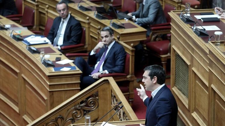 Euractiv: Οι Έλληνες προετοιμάζονται για μετεκλογική αβεβαιότητα εν μέσω δημοσκοπήσεων