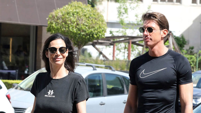 Η Εύη Βατίδου με τον νέο της σύντροφο στη Γλυφάδα και sporty look