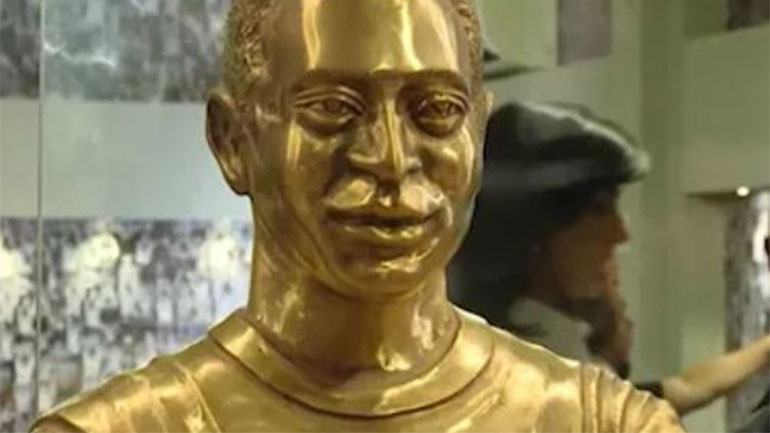 Άνοιξε για το κοινό, το μαυσωλείο του Πελέ