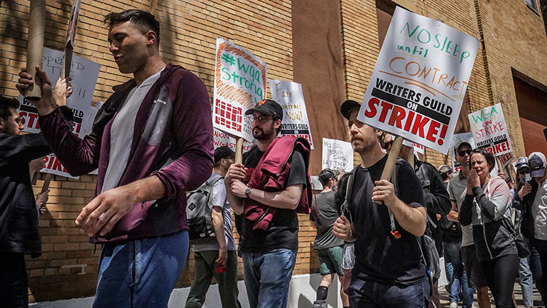 Βαρύ το κόστος της απεργίας της Ένωσης Σεναριογράφων Αμερικής