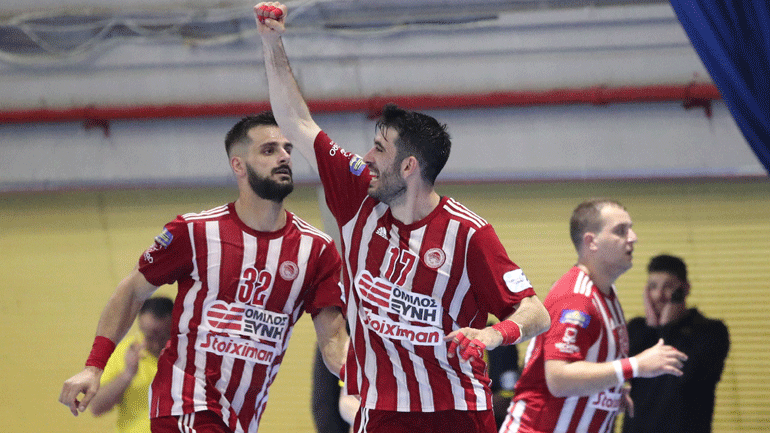 Χάντμπολ: Ο Ολυμπιακός νίκησε 28-24 την ΑΕΚ και έκανε το 1-1 στους τελικούς