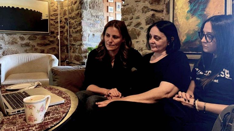 Με συγγενείς θυμάτων της τραγωδίας των Τεμπών συναντήθηκε  η Μπέττυ Μπαζιάνα