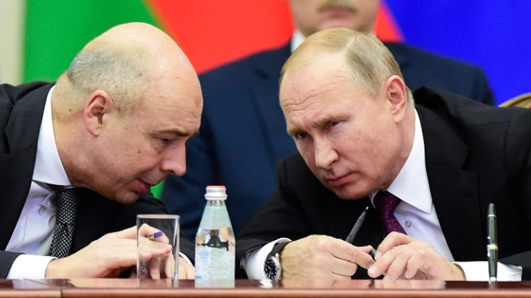 Ρωσία: Μειώνονται τα έσοδα από την πώληση πετρελαίου και φυσικού αερίου