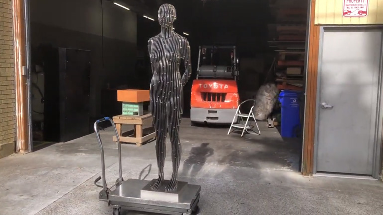 Γερμανός γλύπτης δημιουργεί διάφανα γλυπτά