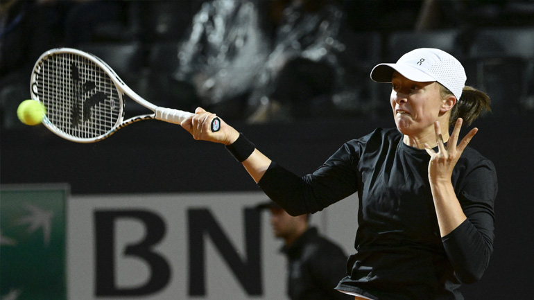 Τουρνουά Ρώμης: Εγκατέλειψε λόγω τραυματισμού η Σβιόντεκ, στα ημιτελικά η Ριμπάκινα