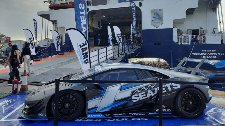 Στο Seajets World Champion Jet έγινε η απονομή των επάθλων στους πρωταθλητές για τους αγώνες αυτοκίνητων 