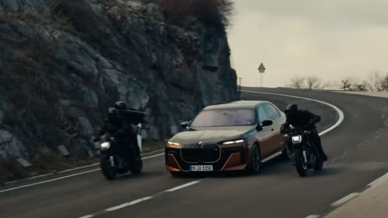 Δείτε δωρεάν την 7λεπτη ταινία “The Calm” που έκανε παγκόσμια πρεμιέρα στην πίσω οθόνη της BMW i7 M70