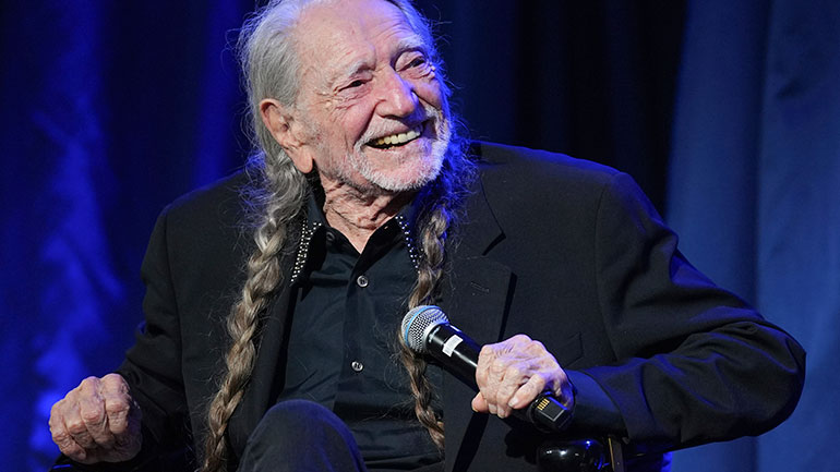 Ο Γουίλι Νέλσον ανήγγειλε τα απομνημονεύματά του