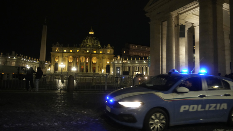 Συνελήφθη 40χρονος που εισέβαλε με το αυτοκίνητό του στο Βατικανό