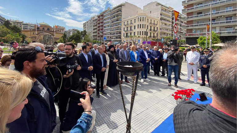 Θεσσαλονίκη: Άναψε η «Φλόγα της Μνήμης» της Γενοκτονίας των Ποντίων
