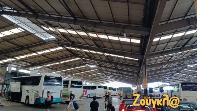 Έξοδος ετεροδημοτών: Πάνω από 50.000 αυτοκίνητα πέρασαν τα διόδια – Αυξημένη κίνηση στα ΚΤΕΛ