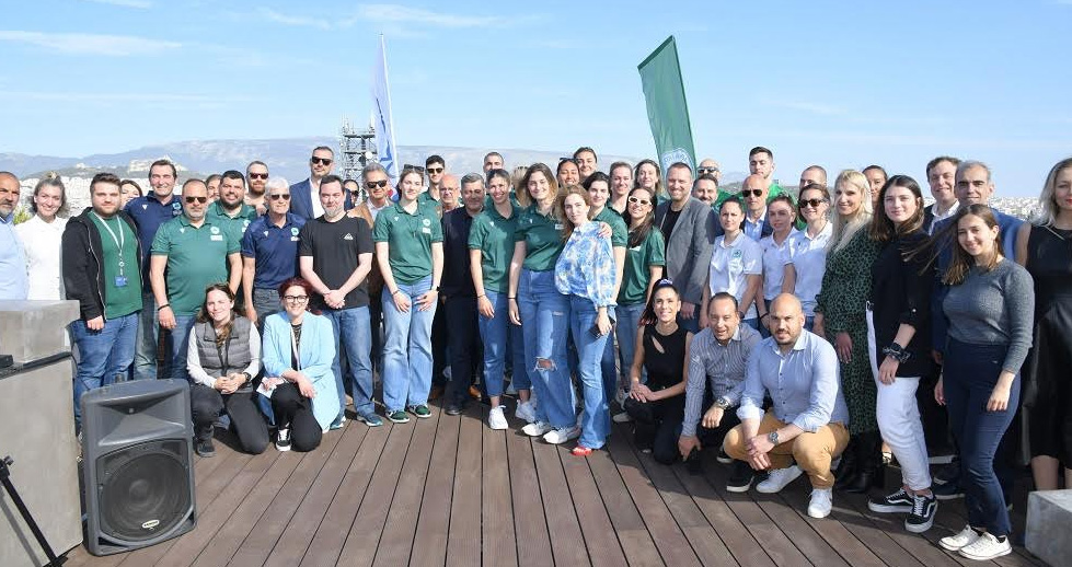 Η ομάδα του ΟΠΑΠ με τους αθλητές του Παναθηναϊκού Α.Ο.    