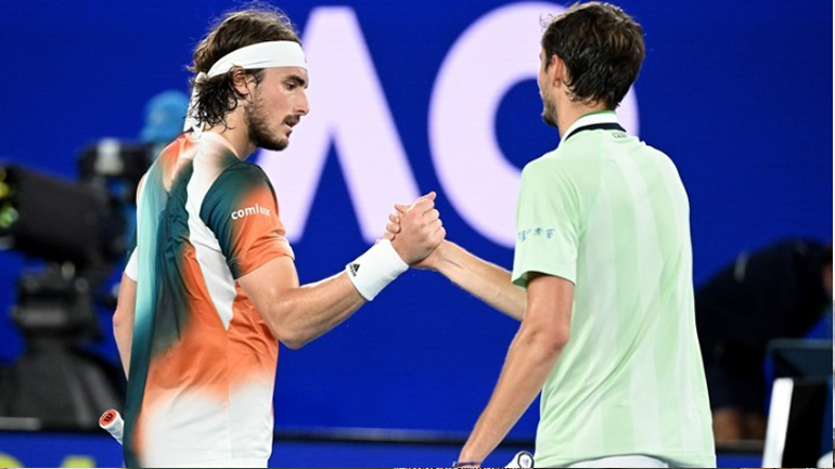 Τσιτσιπάς vs Μεντβέντεφ: Τα 5 χρόνια αντιπαλότητας ανάμεσα σε δύο πρωταθλητές που δε μιλιούνται…