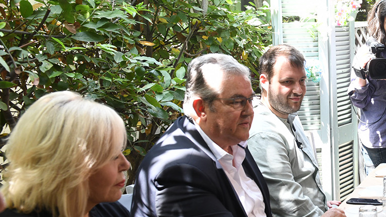 Κουτσούμπας στην Καλογρέζα: Κλίμα αισιοδοξίας για την έκβαση της εκλογικής αναμέτρησης