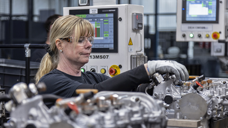 Με γοργούς ρυθμούς ξεκίνησε η Nissan στις ΗΠΑ τις επενδύσεις για το « εξηλεκτρισμένο» μέλλον