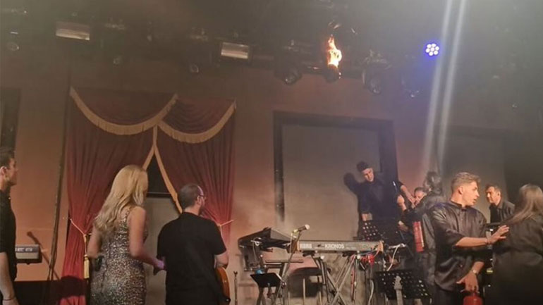 Νατάσα Θεοδωρίδου & Γιώργος Κακοσαίος: Έπιασε φωτιά η σκηνή την ώρα που τραγουδούσαν