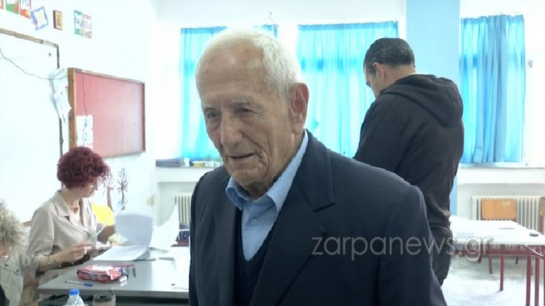Χανιά: Στις κάλπες 98χρονος – «Μπορεί να ψηφίσω άλλη μία φορά»