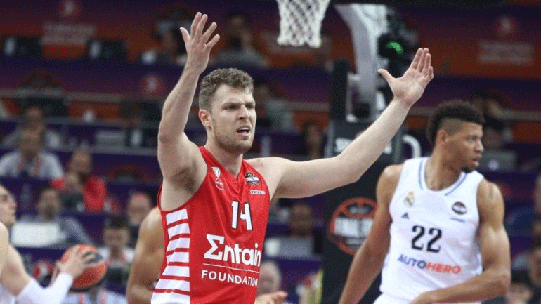 Βεζένκοφ: «Υπερήφανος για την ομάδα… αποτύχαμε να διαχειριστούμε τα τρία τελευταία λεπτά»