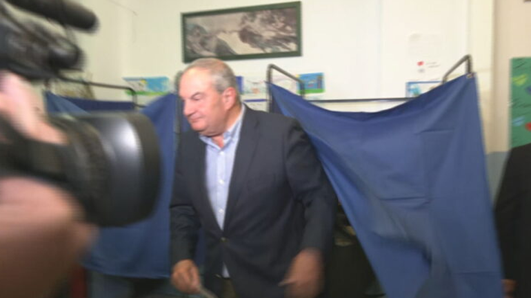 Εκλογές 2023: Ψήφισε ο Κώστας Καραμανλής