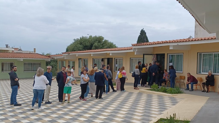 Λεκτικό επεισόδιο σε εκλογικό κέντρο του Πύργου – Λογομαχία μεταξύ ψηφοφόρου και μέλους της Εφορευτικής Επιτροπής