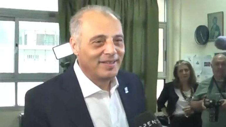 Εκλογές 2023: Ψήφισε ο Κυριάκος Βελόπουλος – «Θα βάλουμε τους κλέφτες φυλακή»