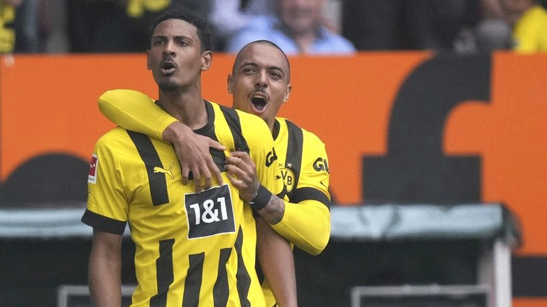 Γερμανία: «Αγκαλιά» με τον τίτλο η Ντόρτμουντ, 3-0 την Άουγκσμπουργκ