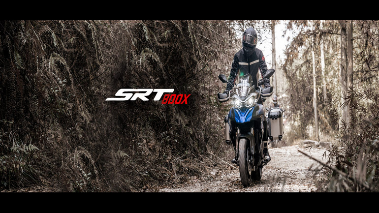 Ήρθε η SRT 800X, η “ναυαρχίδα” της QJMOTOR – Δείτε την τιμή της