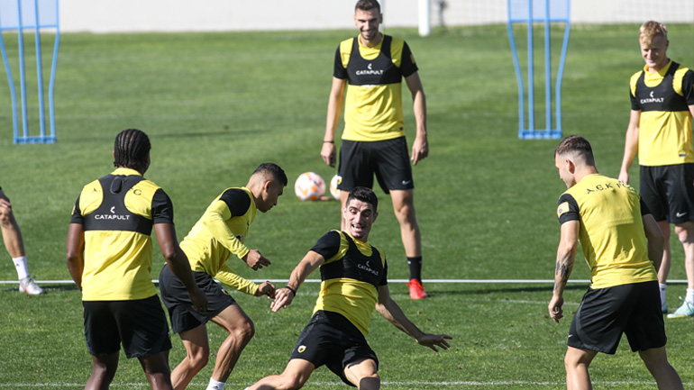 ΑΕΚ: Με όλους τους παίκτες της στον Βόλο για τον τελικό Κυπέλλου