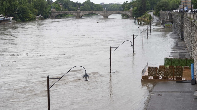 Οι πλημμύρες «ξέθαψαν» βόμβες του Δευτέρου Παγκοσμίου Πολέμου στην Ιταλία
