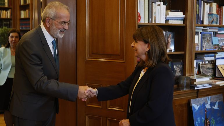 Σαρμάς: «Τιμή μου και συνταγματική μου υποχρέωση να αποδεχθώ την εντολή»