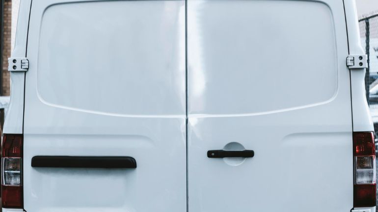 Νεκρός οδηγός στη Θεσσαλονίκη – Τον παρέσυρε η καρότσα του φορτηγού του