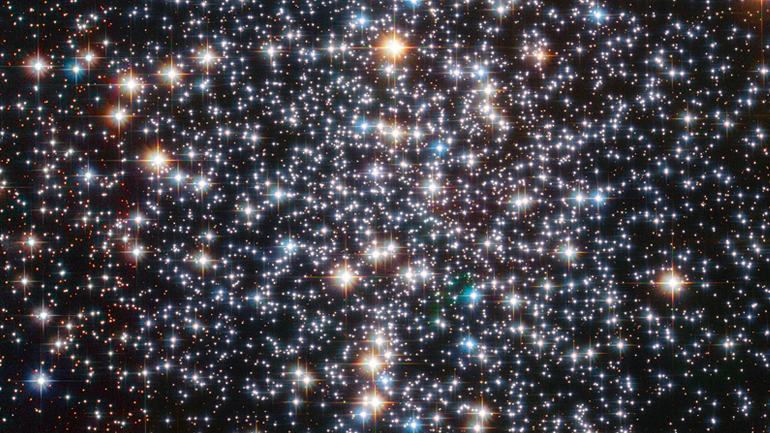 Αστρονόμοι εντόπισαν μια σπάνιου μεγέθους μαύρη τρύπα