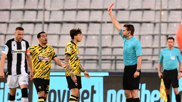 Ο Ρότα αντίκρισε τη γρηγορότερη κόκκινη κάρτα στην ιστορία των τελικών Κυπέλλου!