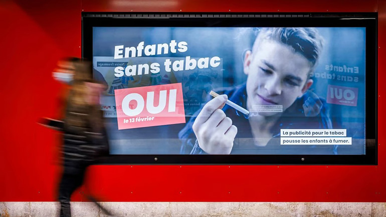Η Ελβετία απαγορεύει τις διαφημίσεις προϊόντων καπνού που απευθύνονται σε νέους Η Ελβετία απαγορεύει τις διαφημίσεις προϊόντων καπνού που απευθύνονται σε νέους