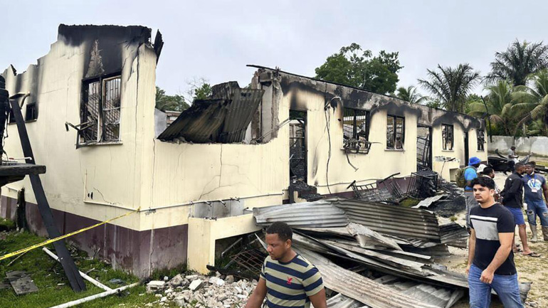 Σε κρίσιμη κατάσταση δύο κορίτσια από την πυρκαγιά σε σχολικό κοιτώνα στη Γουιάνα