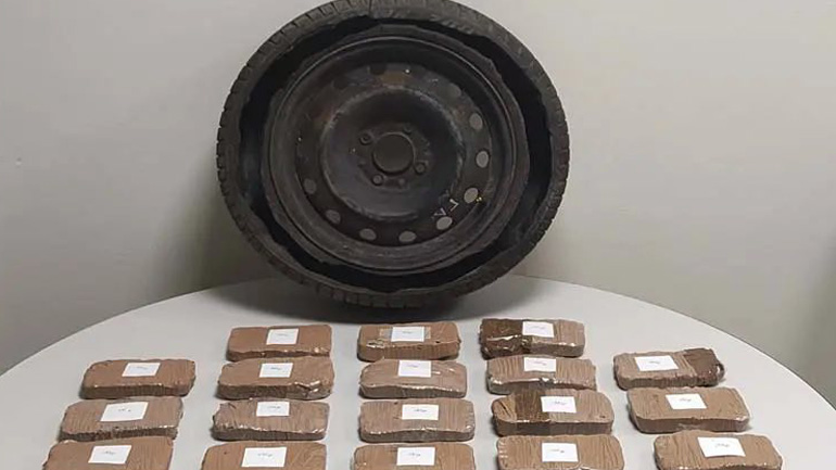 Θεσσαλονίκη: 12 κιλά ηρωίνης εντοπίστηκαν σε ρεζέρβα αυτοκινήτου – Συνελήφθησαν δύο άτομα