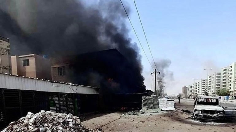 Οι αντίπαλες παρατάξεις αλληλοκατηγορούνται για παραβιάσεις της εκεχειρίας στο Σουδάν