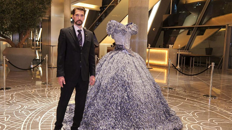 Εντυπωσιακό γλυπτό για τη Μαρία  Κάλλας του Νίκου  Φλώρου στο Ντουμπάι